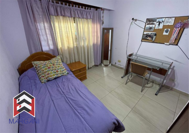 Excelente casa 5 AMB c/ Cochera + Jardin + Pileta
