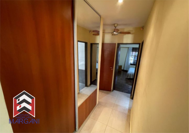 Excelente casa 5 AMB c/ Cochera + Jardin + Pileta