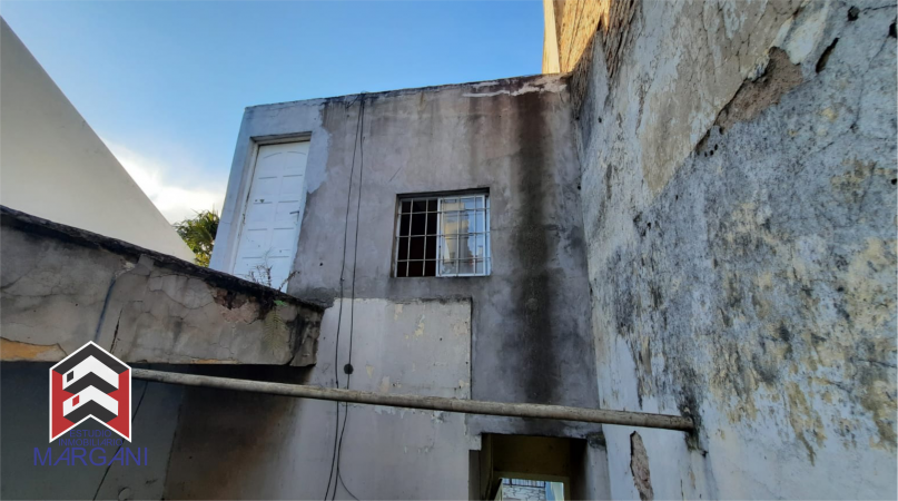 Casa 3 AMB c/ E. Vehiculo- s/ Lote 164m2-EXCELENTE UBICACION