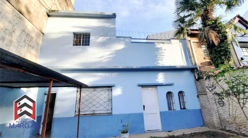Casa 3 AMB c/ E. Vehiculo- s/ Lote 164m2-EXCELENTE UBICACION
