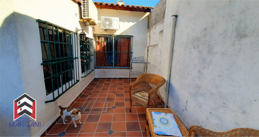 Excelente CHALET 4 AMB c/ 2 Garage + Patio / Jardin