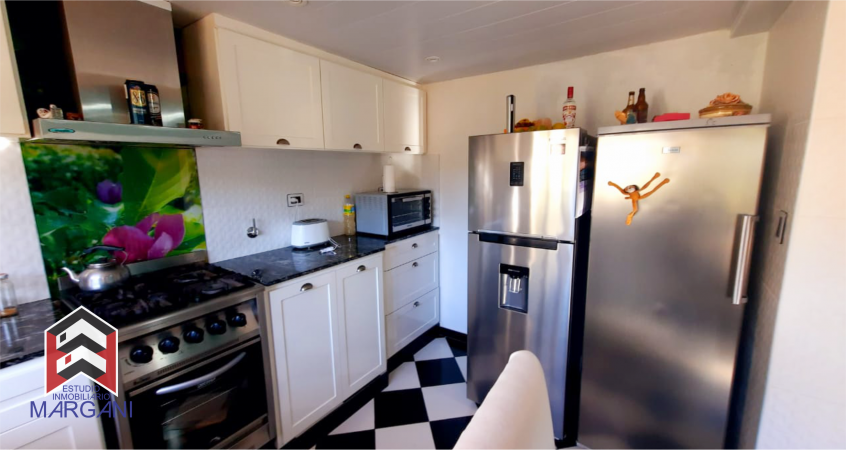 Excelente CHALET 4 AMB c/ 2 Garage + Patio / Jardin