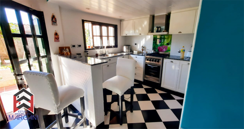 Excelente CHALET 4 AMB c/ 2 Garage + Patio / Jardin