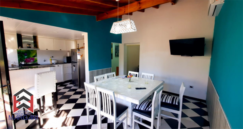 Excelente CHALET 4 AMB c/ 2 Garage + Patio / Jardin
