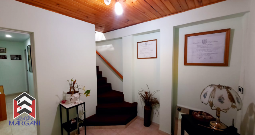 Excelente CHALET 4 AMB c/ 2 Garage + Patio / Jardin