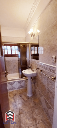 Excelente Departamento 3AMB Sobre importante avenida