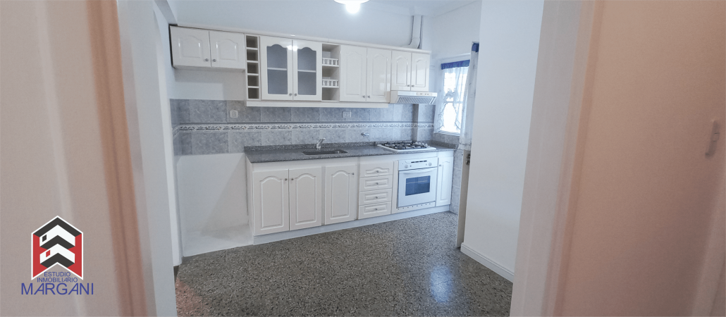 Excelente Departamento 3AMB Sobre importante avenida