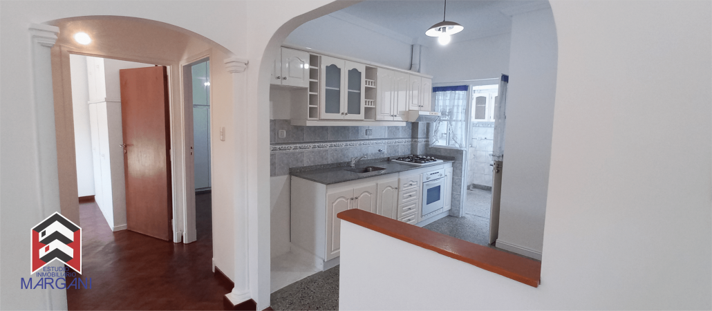 Excelente Departamento 3AMB Sobre importante avenida