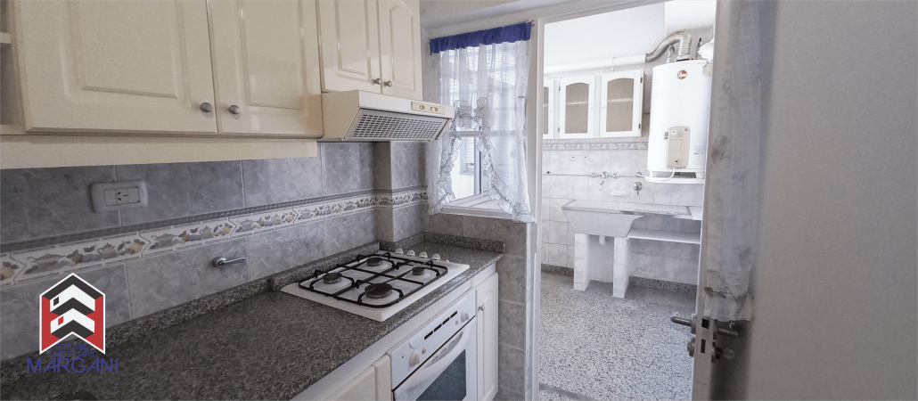 Excelente Departamento 3AMB Sobre importante avenida