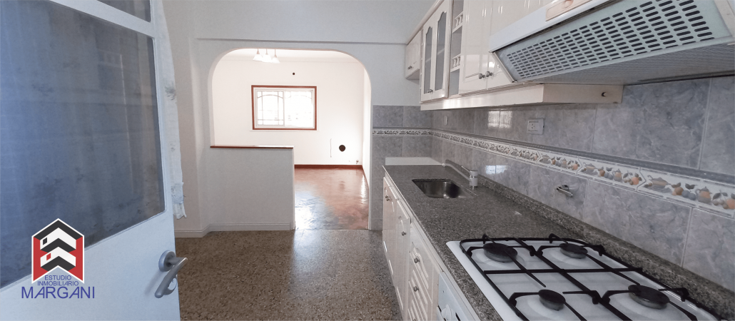 Excelente Departamento 3AMB Sobre importante avenida