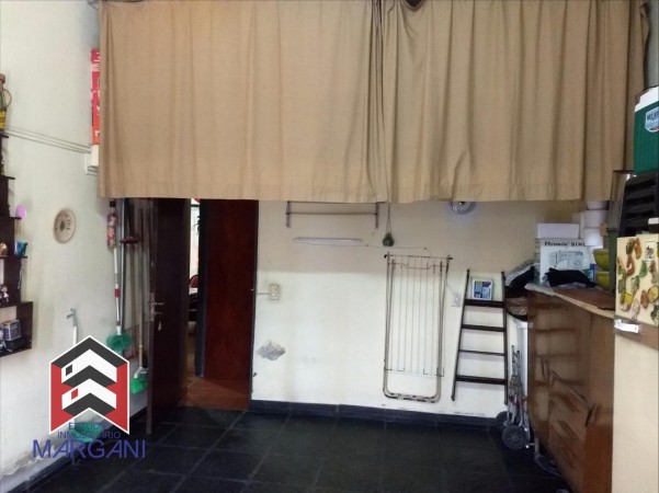 Casa MULTIFAMILIAR c/ Cochera - OPORTUNIDAD -