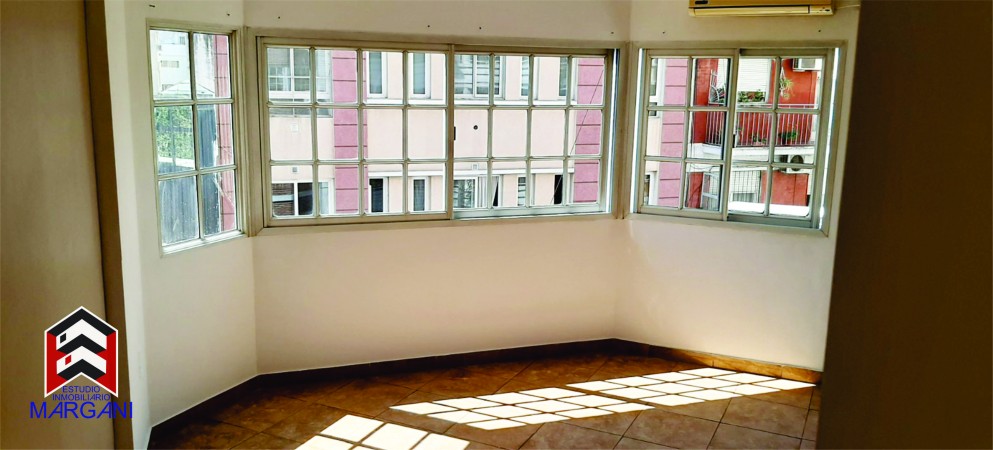 Departamento 2AMB al Frente - EXCELENTE UBICACION -