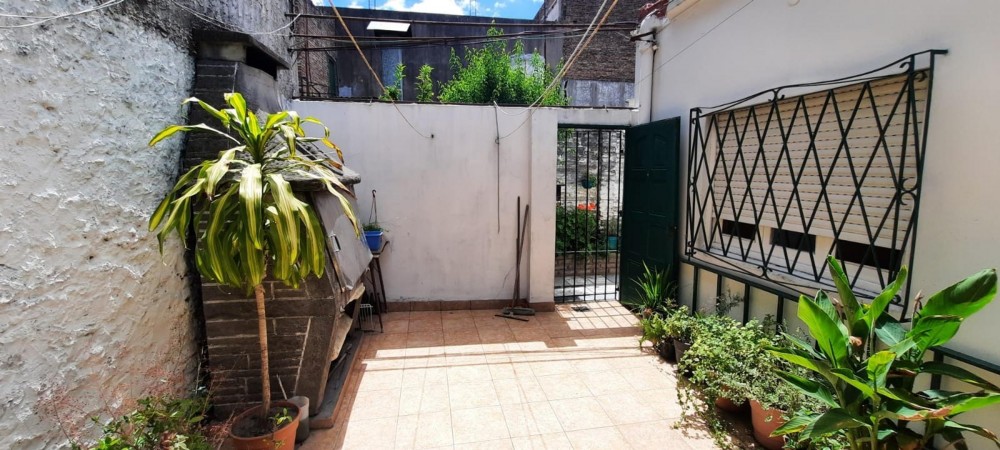 Departamento 3AMB c/ Patio - A mts de Av. Crovara -