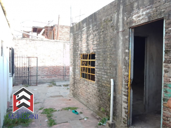 Casa 4 Amb c/ Cochera + Local al frente - SE TOMAN VALORES -