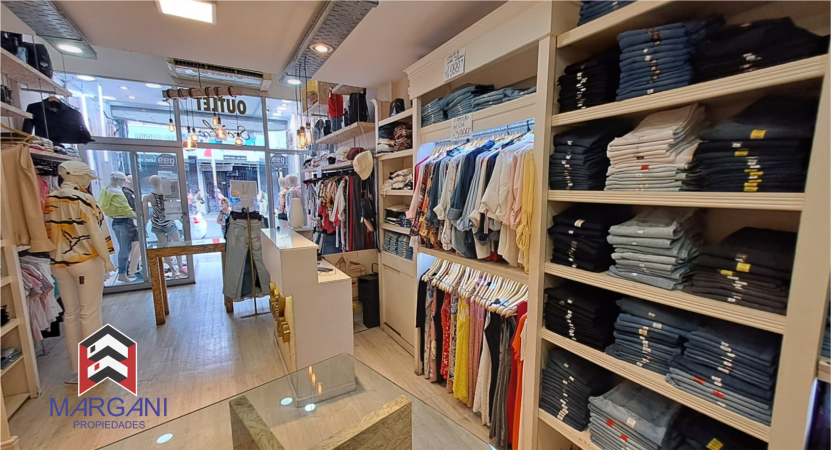 Local 100m2 Excelente ubicacion - PLENO CENTRO COMERCIAL -