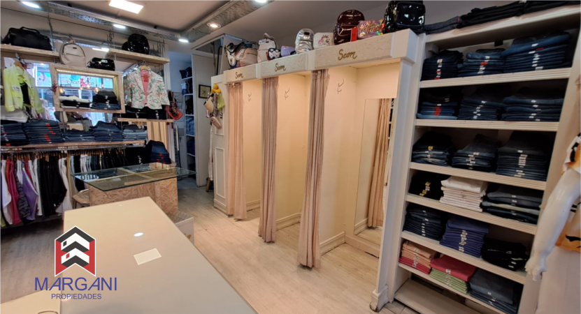 Local 100m2 Excelente ubicacion - PLENO CENTRO COMERCIAL -