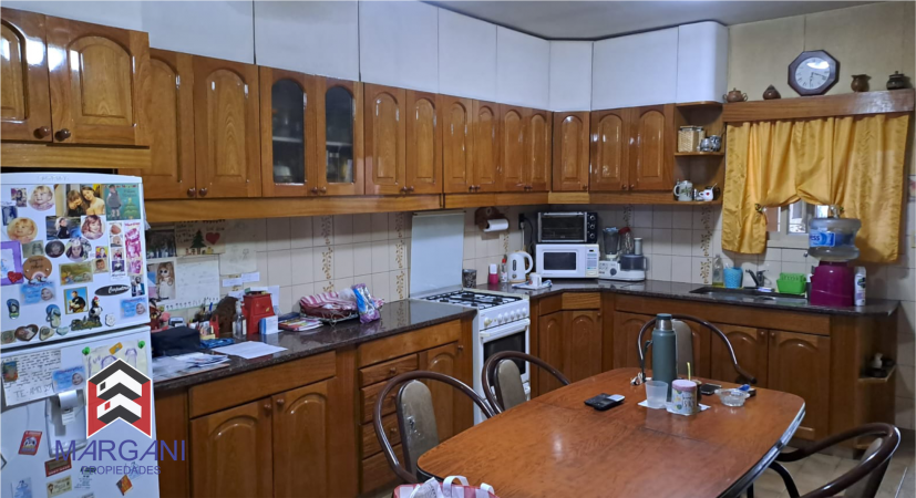 Chalet 5AMB c/ Cochera pasante + Jardin + Patio