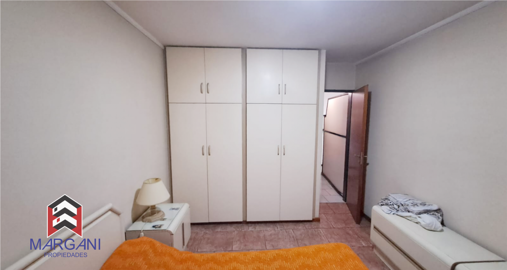 Casa 3 AMB + Dpto 2 AMB c/ Cochera y Patio