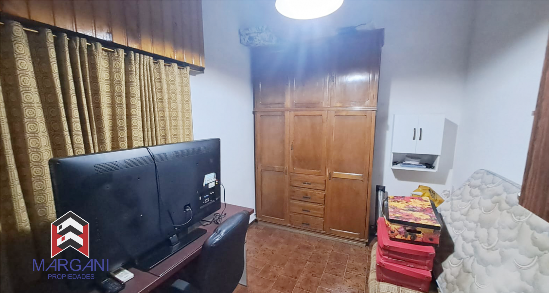 Casa 3 AMB + Dpto 2 AMB c/ Cochera y Patio