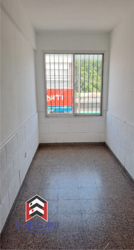 Oficina 30m2 San Justo CENTRO al Frente