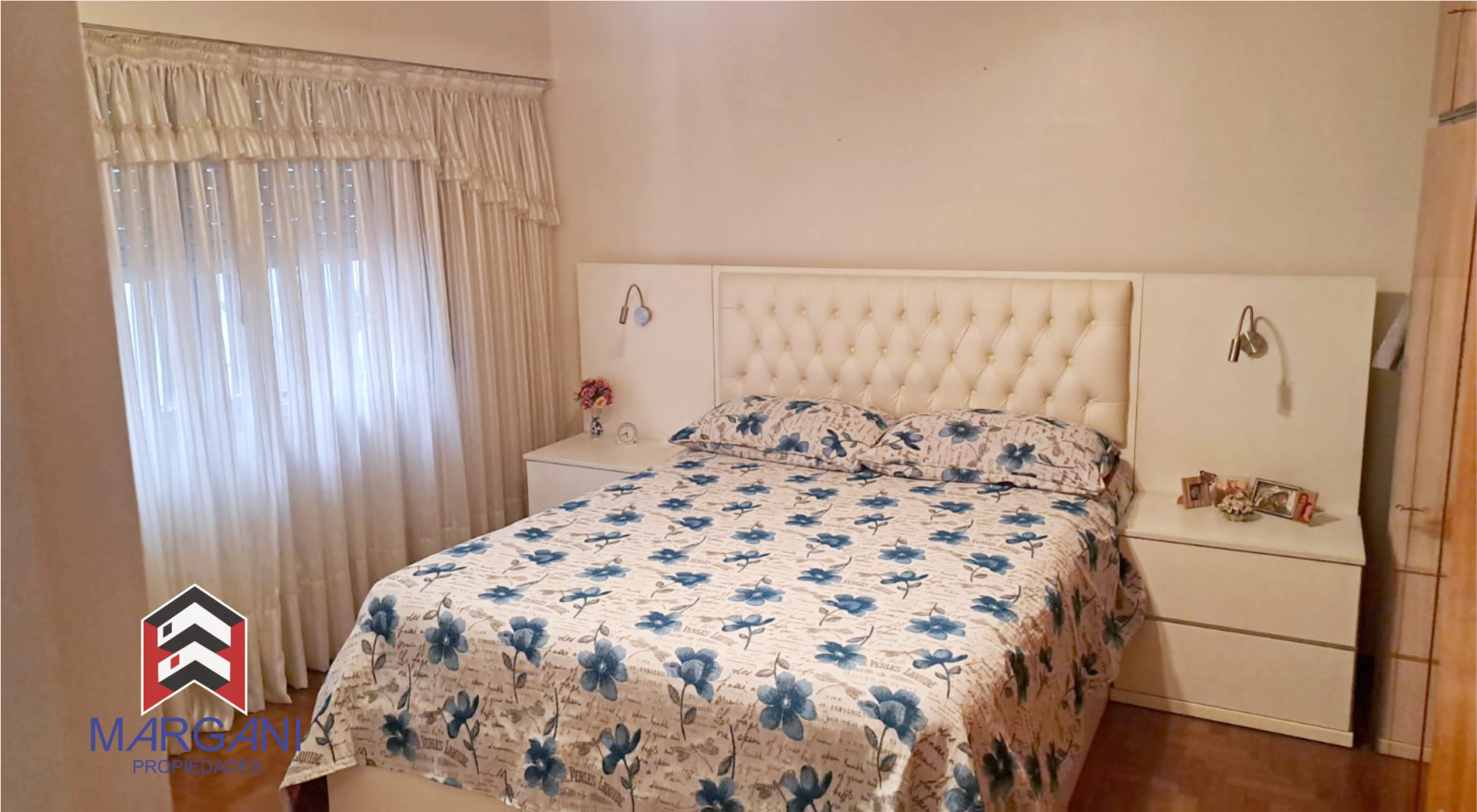 Excelente Casa 4AMB c/ Cochera cub. 3 autos + Jardin