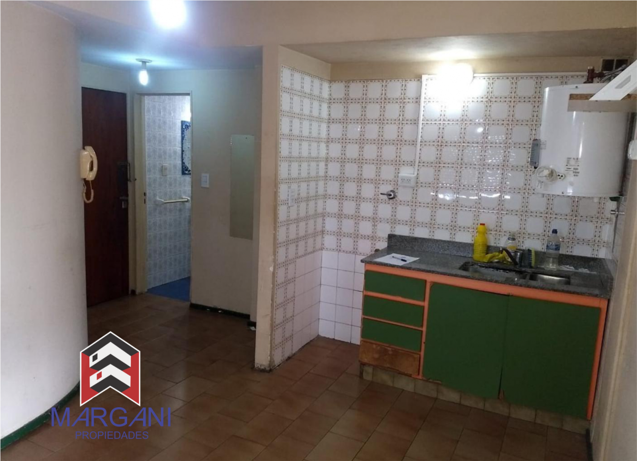 Departamento 2AMB Al Frente c/ balcon-terraza 8° Piso