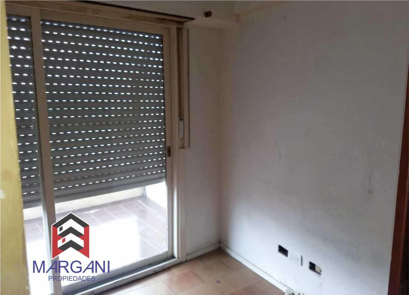 Departamento 2AMB Al Frente c/ balcon-terraza 8° Piso
