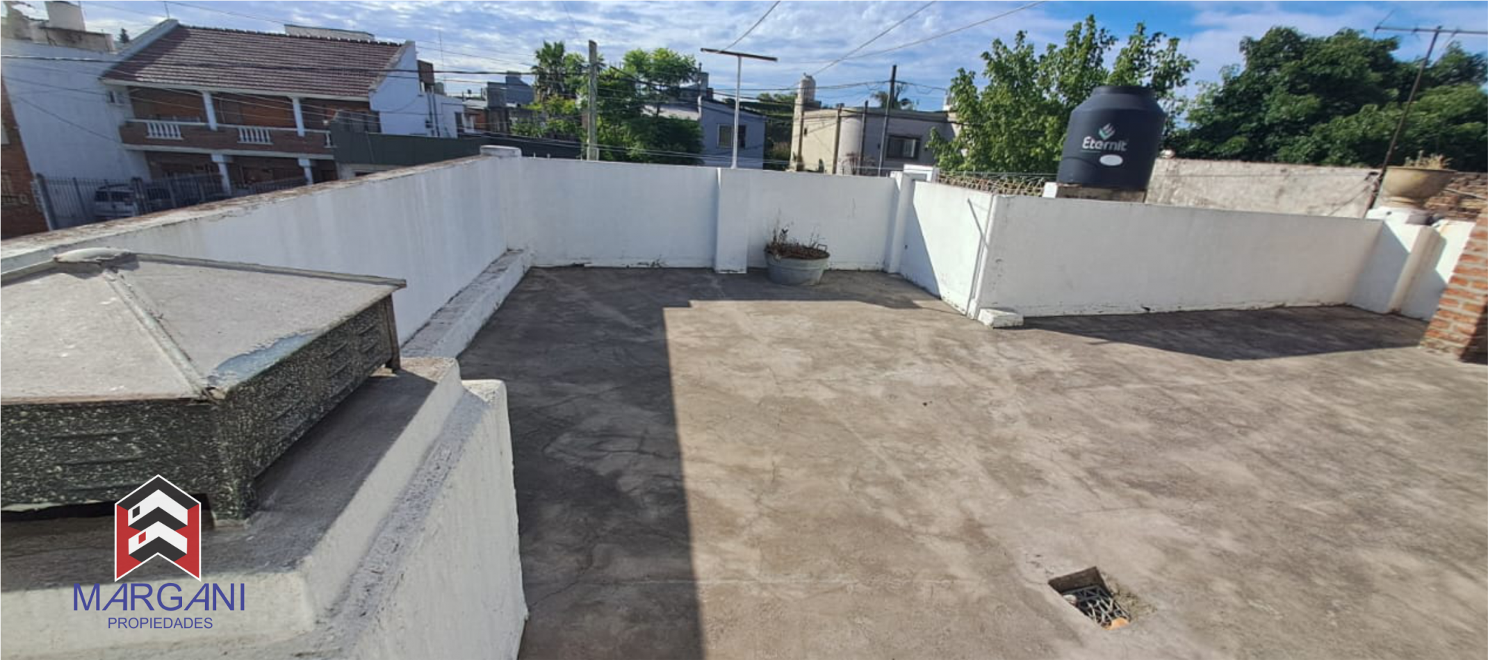 Departamento MULTIFAMILIAR- P.B. 2 AMB + P.A. 3 AMB c/ Patio