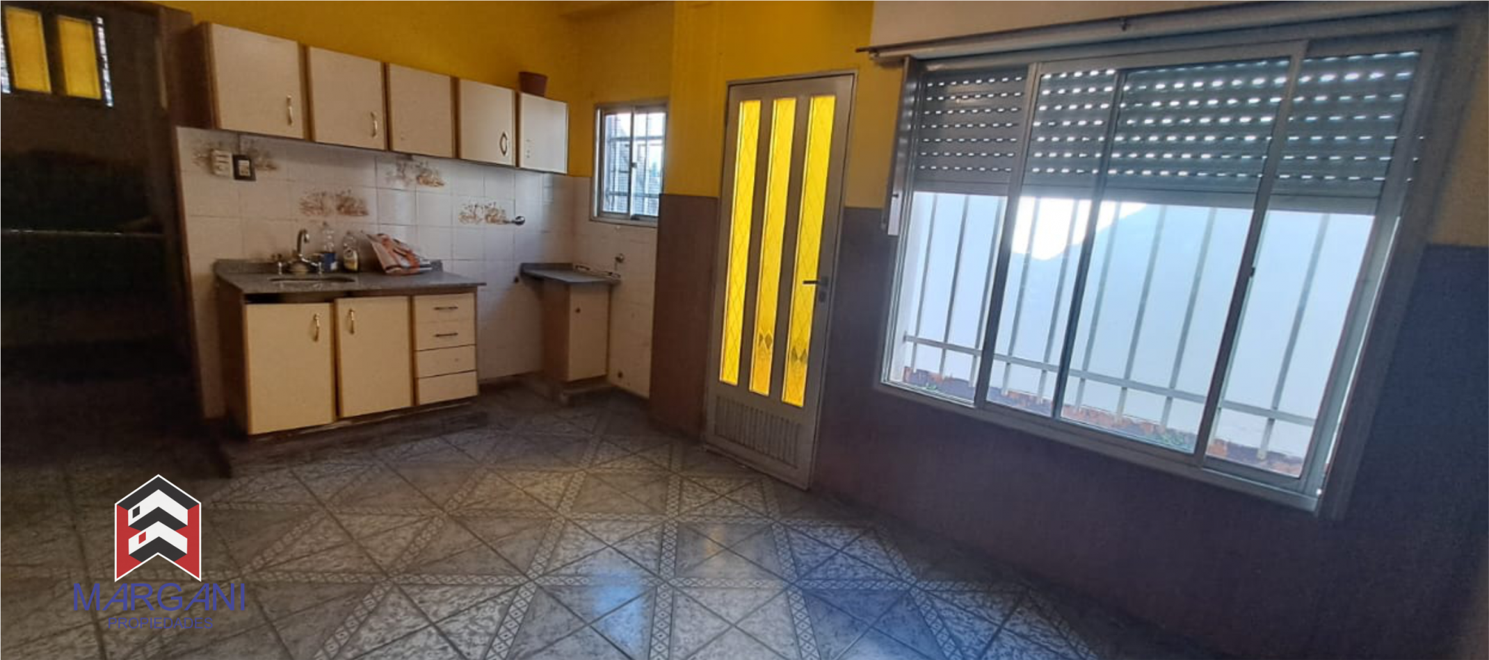 Departamento MULTIFAMILIAR- P.B. 2 AMB + P.A. 3 AMB c/ Patio