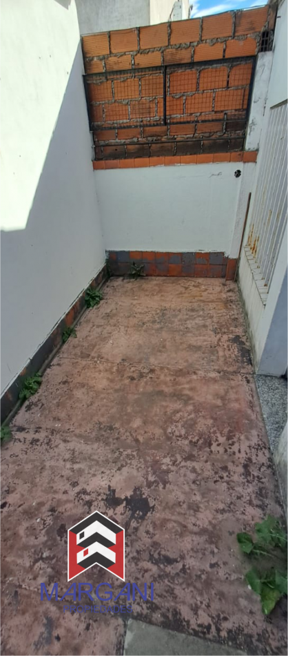 Departamento MULTIFAMILIAR- P.B. 2 AMB + P.A. 3 AMB c/ Patio