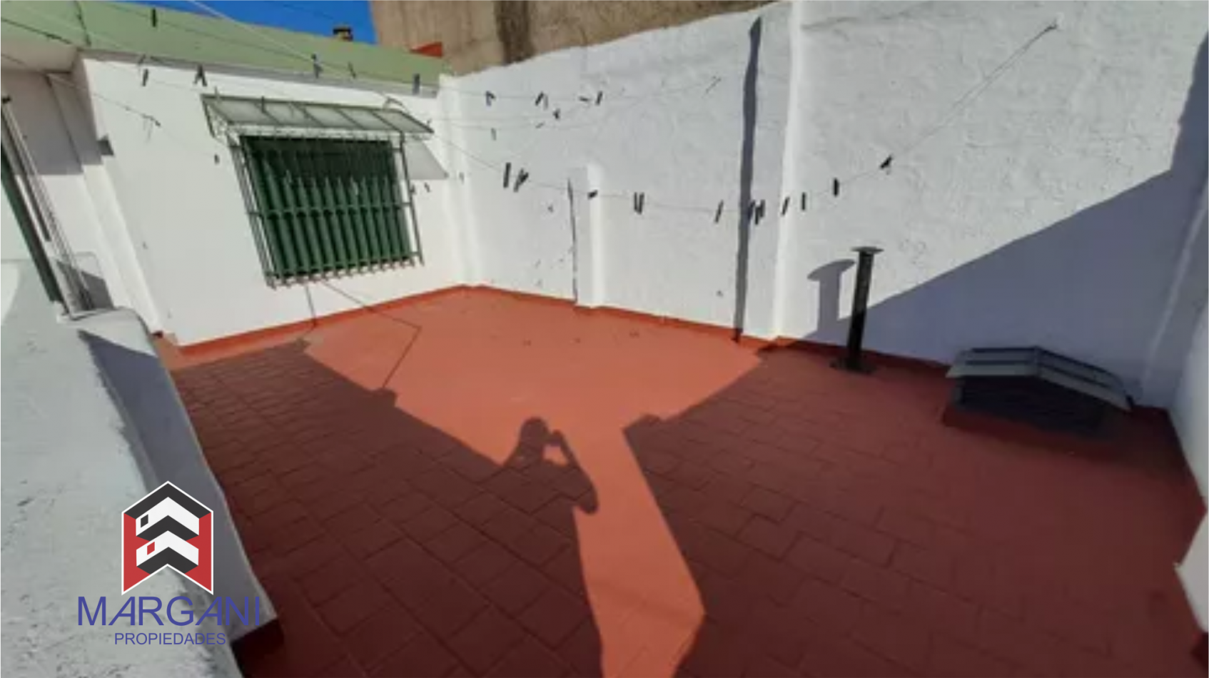 Excelente Casa de 6AMB C/ Cochera