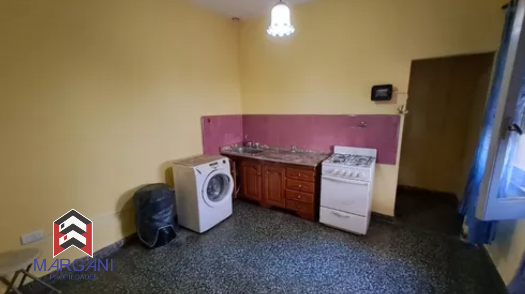 Excelente Casa de 6AMB C/ Cochera
