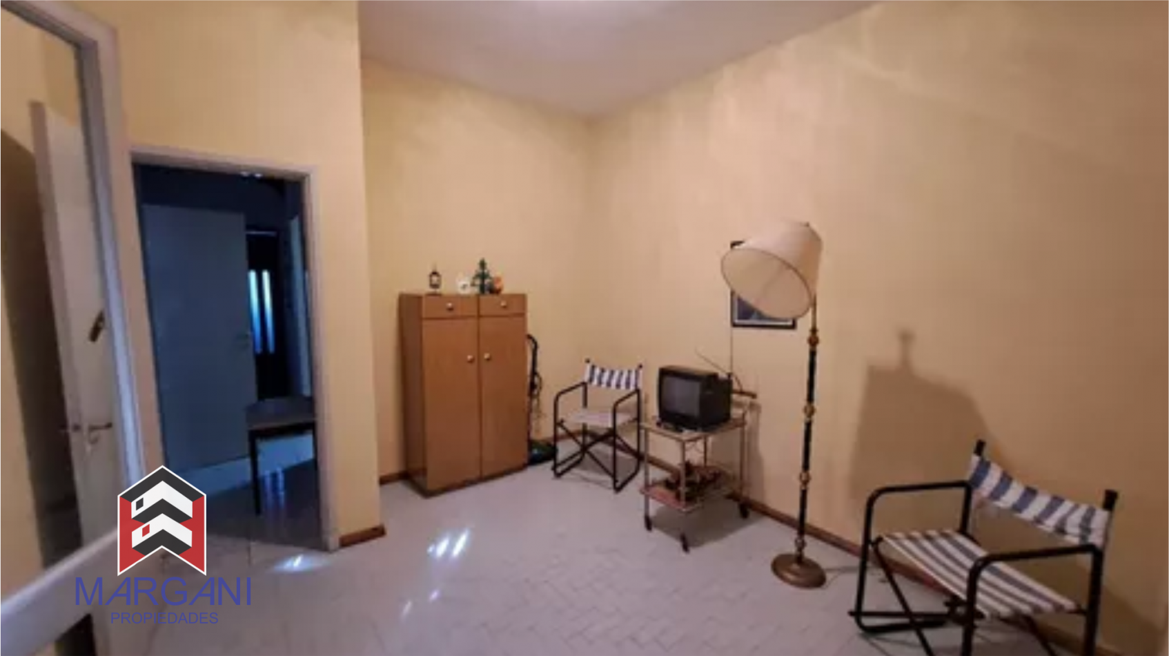 Excelente Casa de 6AMB C/ Cochera
