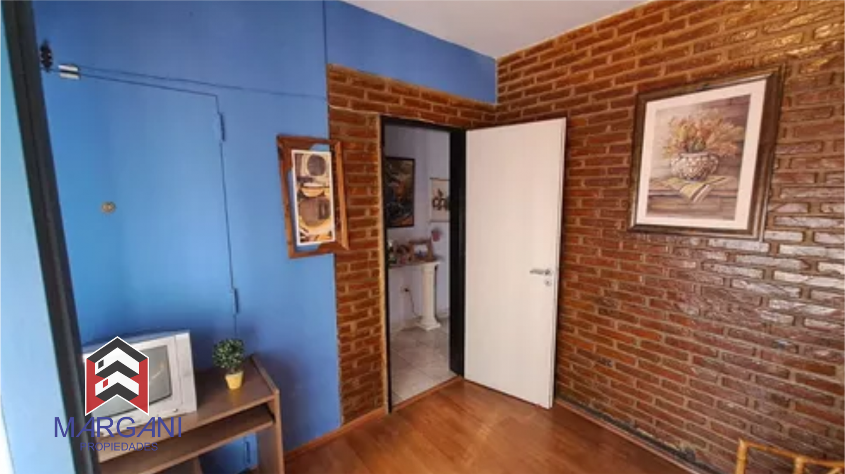Excelente Casa de 6AMB C/ Cochera