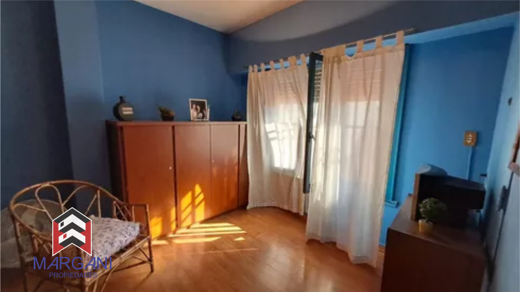Excelente Casa de 6AMB C/ Cochera