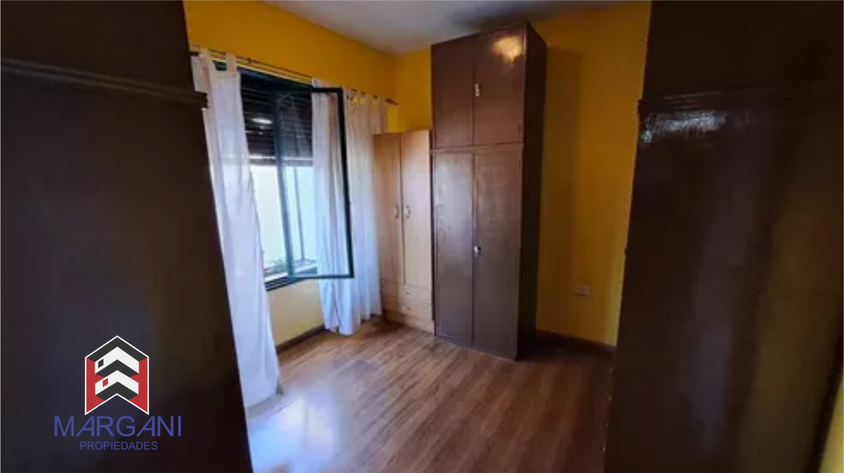 Excelente Casa de 6AMB C/ Cochera