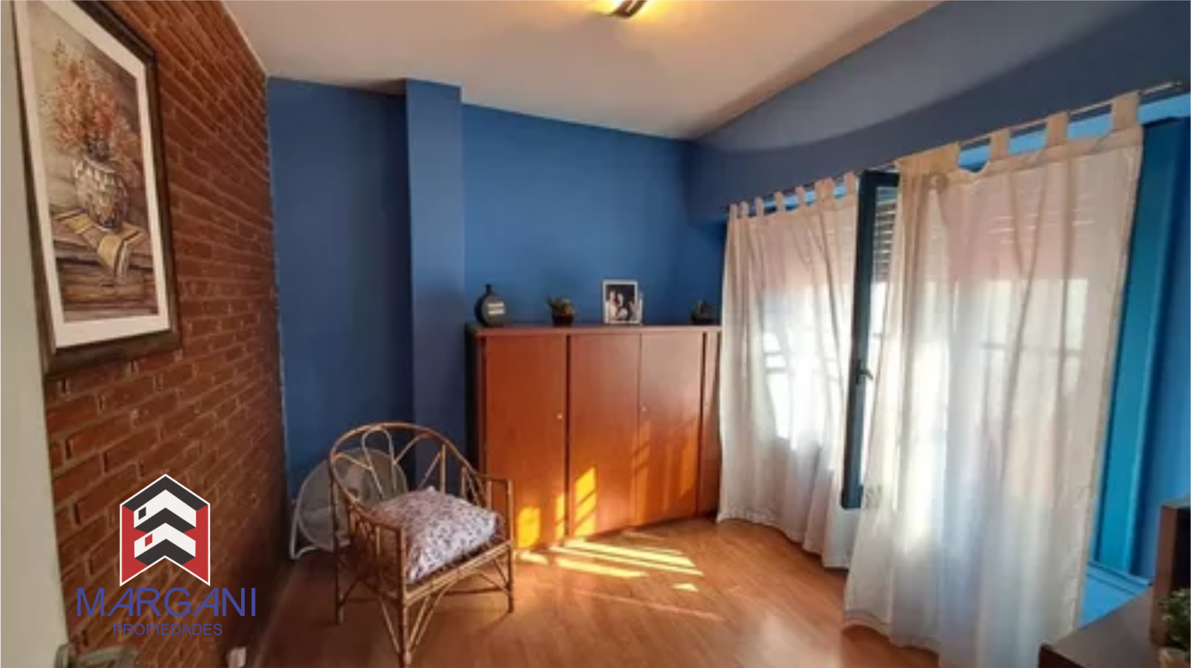 Excelente Casa de 6AMB C/ Cochera
