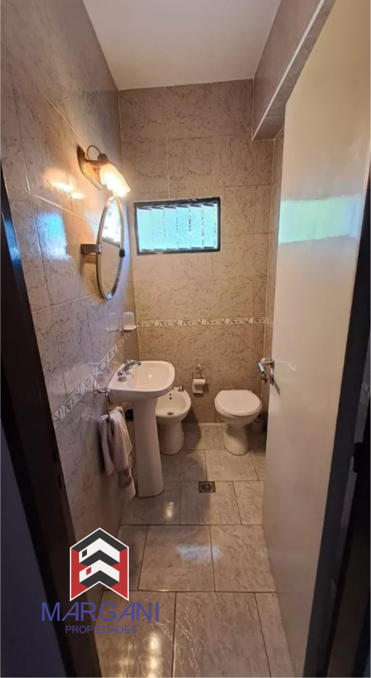 Excelente Casa de 6AMB C/ Cochera