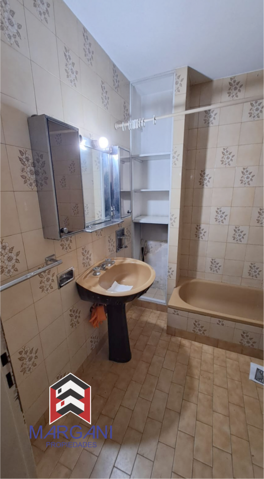 2 Departamentos 3AMB C/U c/ Patio - OPORTUNIDAD -