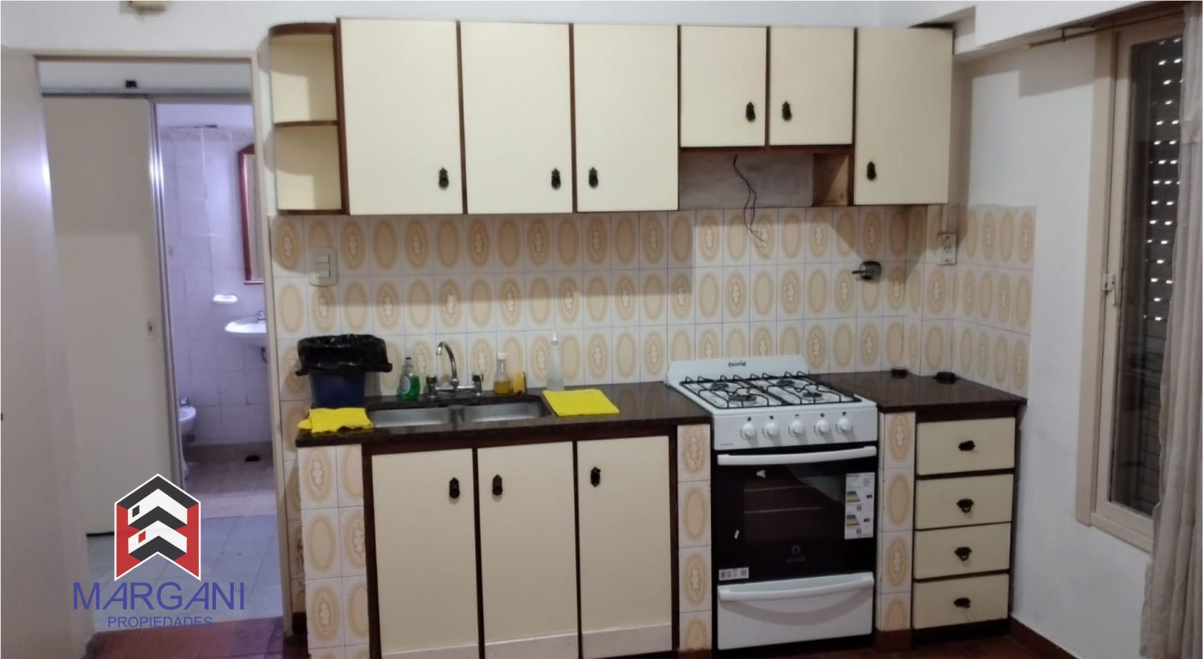 2 Departamentos 3AMB C/U c/ Patio - OPORTUNIDAD -