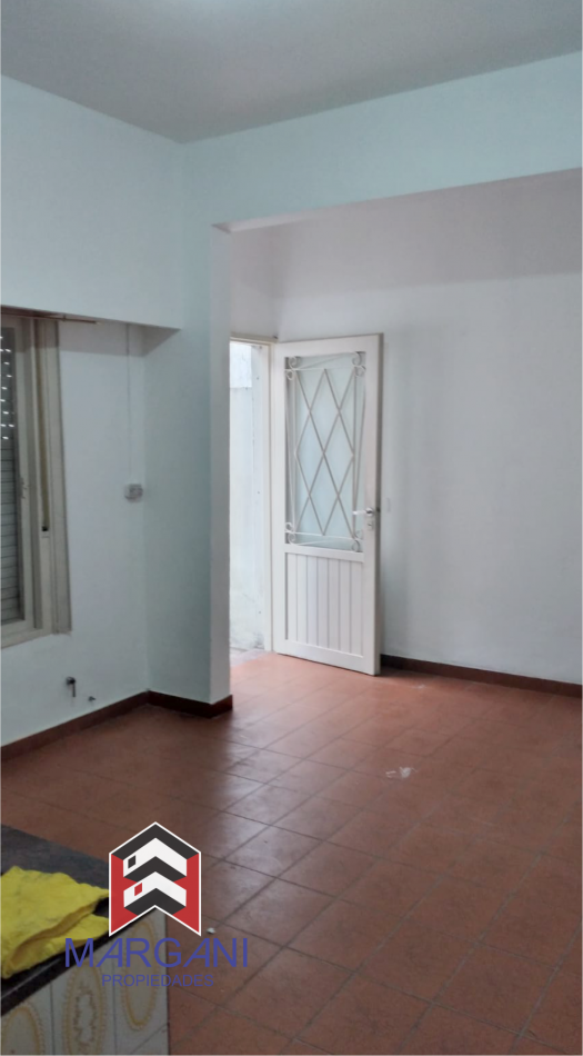 2 Departamentos 3AMB C/U c/ Patio - OPORTUNIDAD -