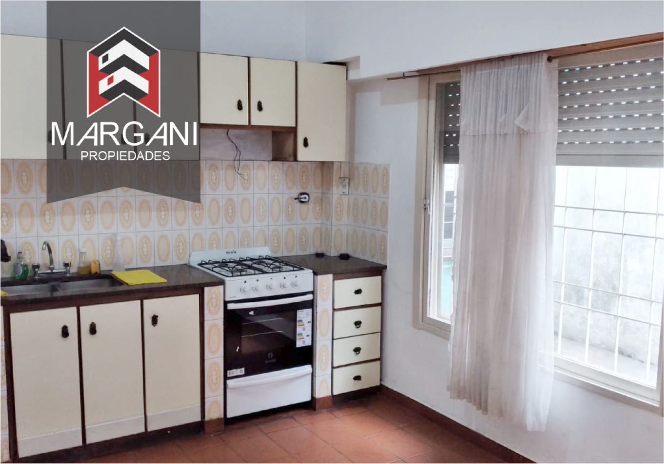 2 Departamentos 3AMB C/U c/ Patio - OPORTUNIDAD -