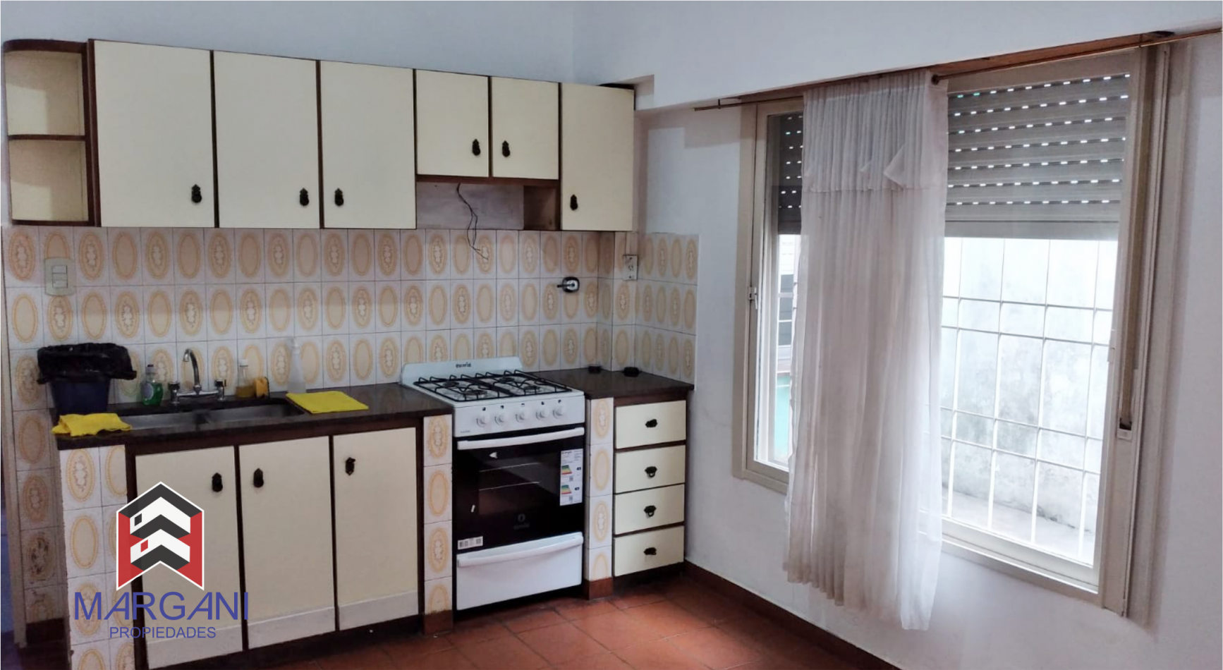 2 Departamentos 3AMB C/U c/ Patio - OPORTUNIDAD -
