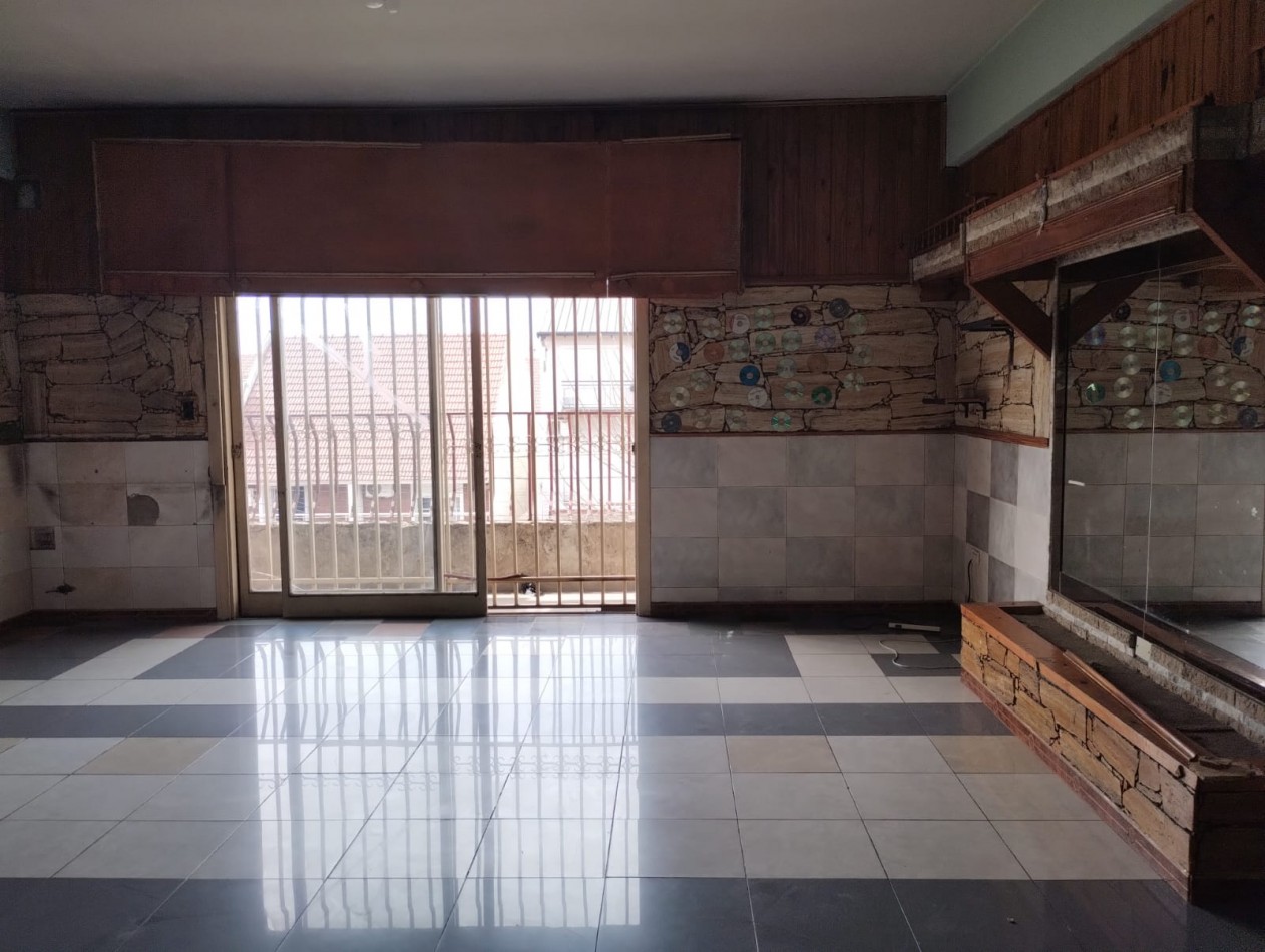 Excelente PISO 3AMB Amplio al Fte - SIN EXPENSAS -