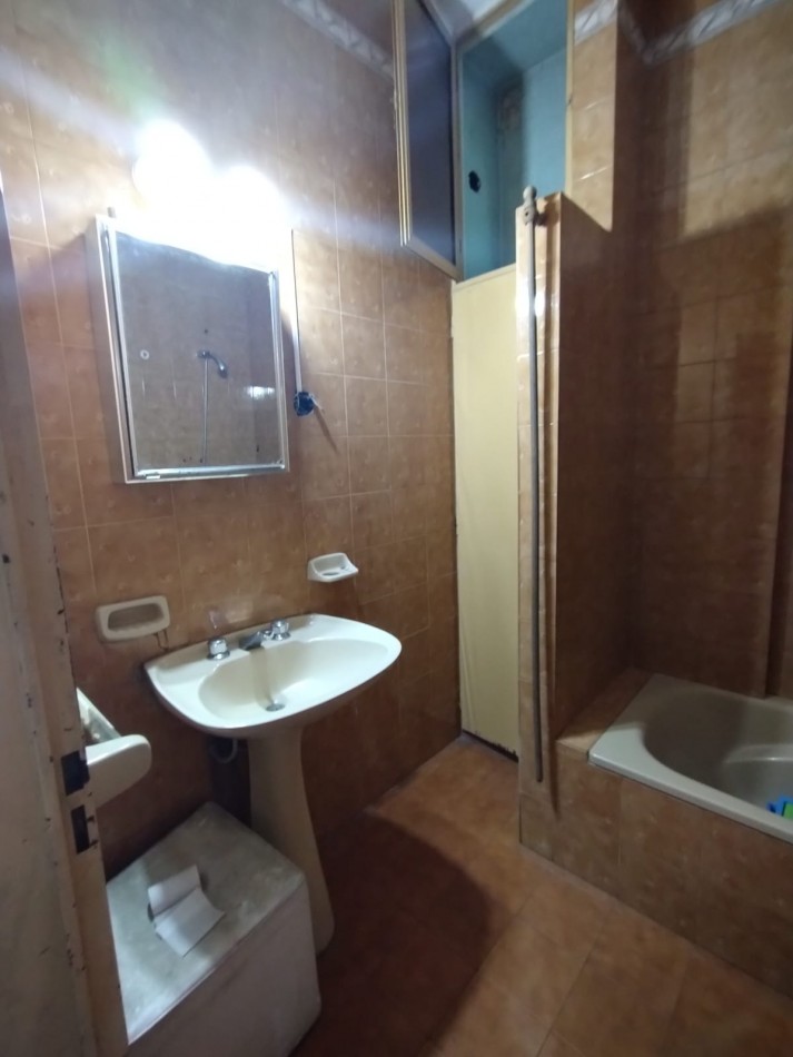 Excelente PISO 3AMB Amplio al Fte - SIN EXPENSAS -