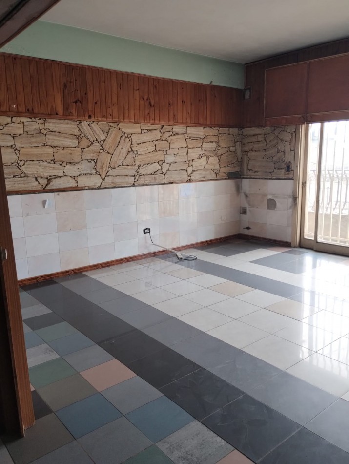 Excelente PISO 3AMB Amplio al Fte - SIN EXPENSAS -