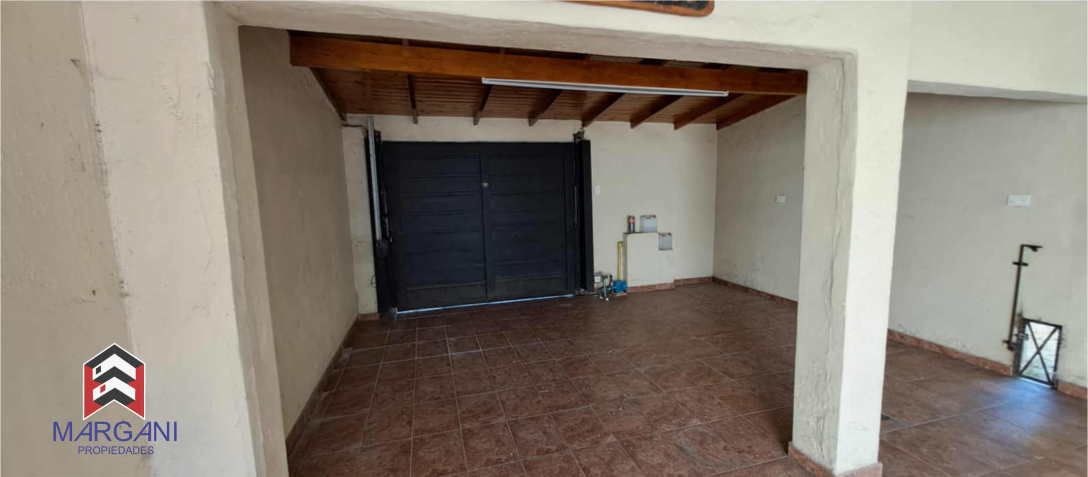 Excelente Casa 3 AMB c/ Cochera + Jardin