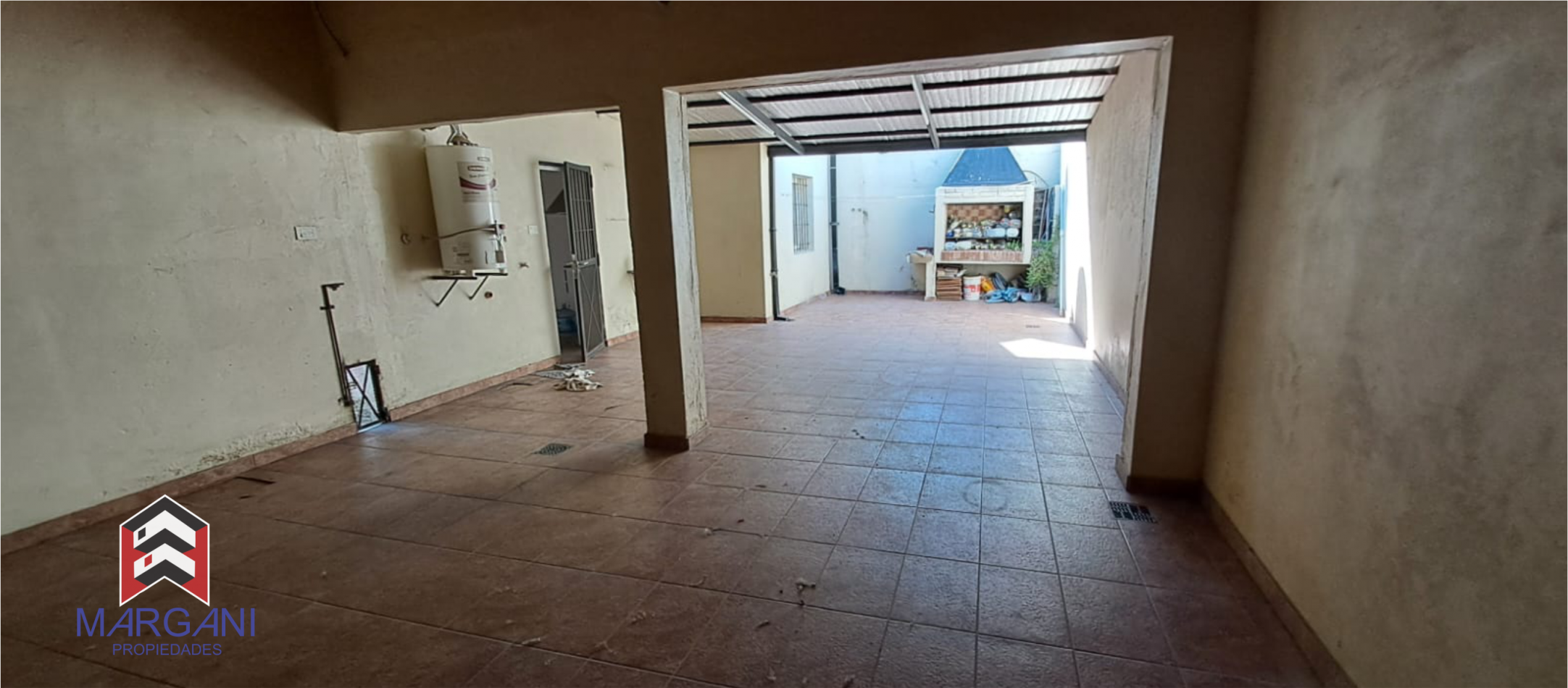 Excelente Casa 3 AMB c/ Cochera + Jardin