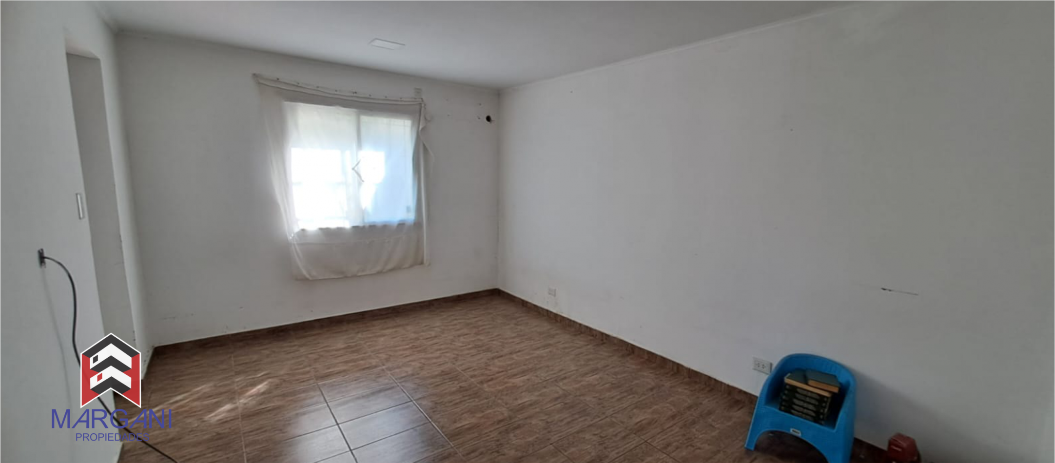 Excelente Casa 3 AMB c/ Cochera + Jardin