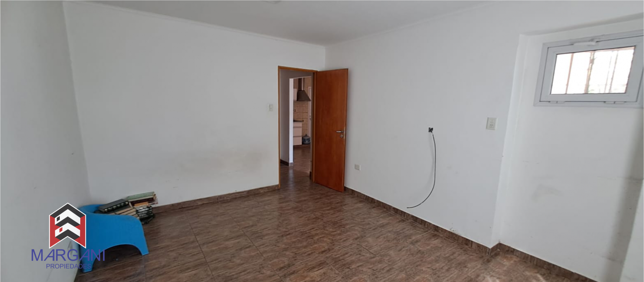 Excelente Casa 3 AMB c/ Cochera + Jardin